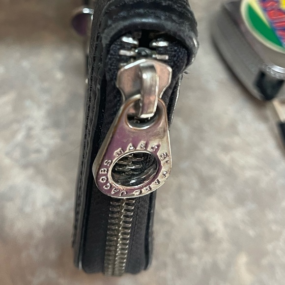 Marc by Marc Jacobs leather zip around wallet - Picture 4 of 14